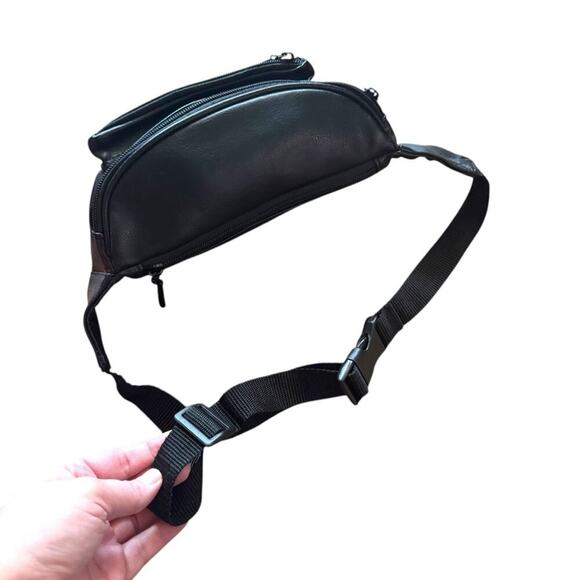 VTG Bellagio Hotel and Casino Faux Leather Embroidered Fanny Pack Belt Bag OS - Picture 9 of 10